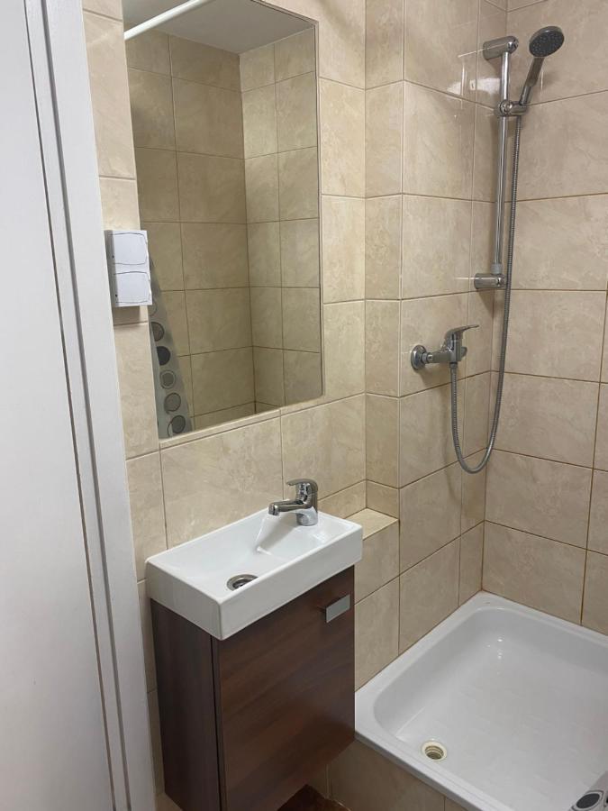 Auberge de jeunesse Piwnica à Miechów Extérieur photo